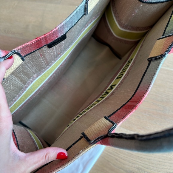 Dior Book Tote Canvas Multicolour, Large - Picture 6 of 14